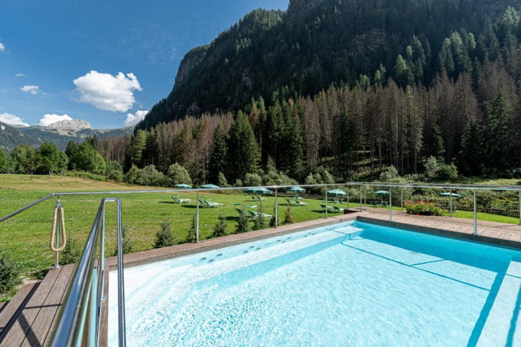 Hotel Diamant Park Campitello di Fassa Exterior photo